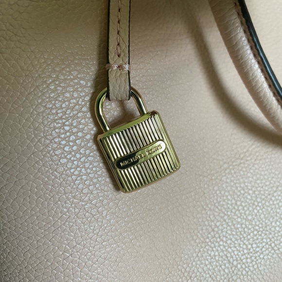 Michael Kors Nude Pink Large Tote Bag - Picture 3 of 16